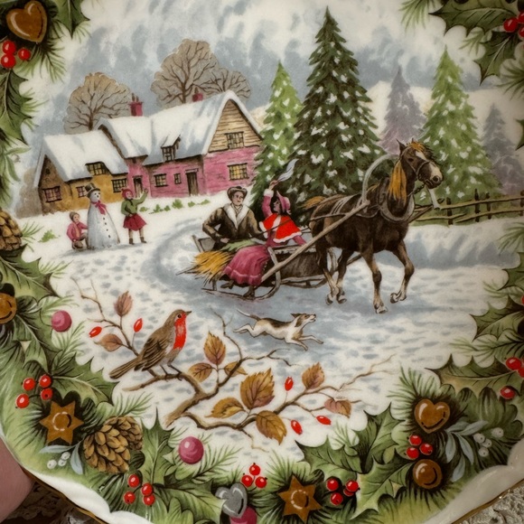 Royal Albert Christmas Sleigh Ride Plate 1993 Collectible Gold Trimmed - Picture 2 of 3